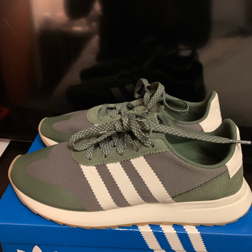 Adidas FLB Women 🔥